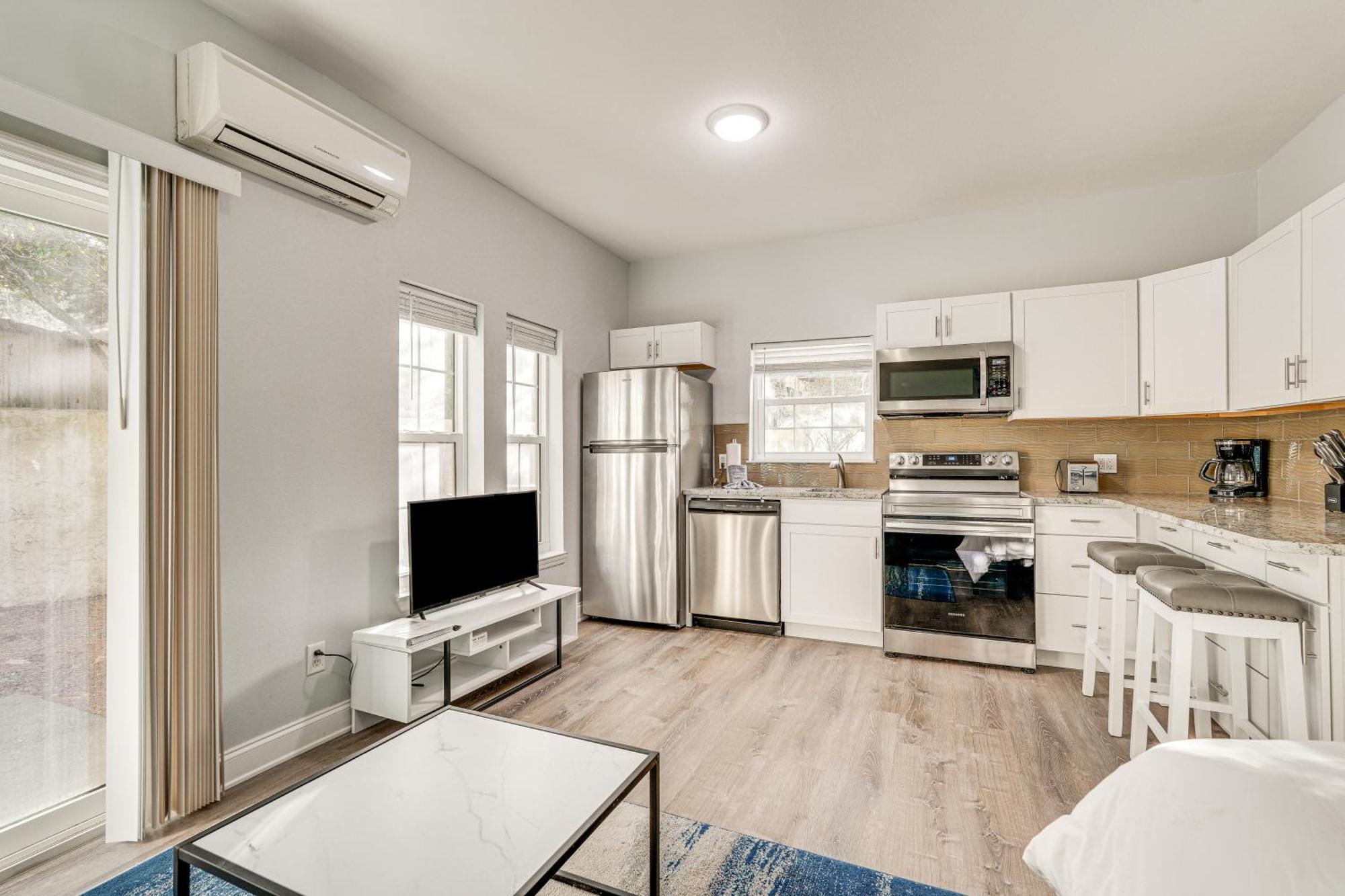 Sunny Pcb Studio, 2 Min Walk To Laguna Beach! Apartment *